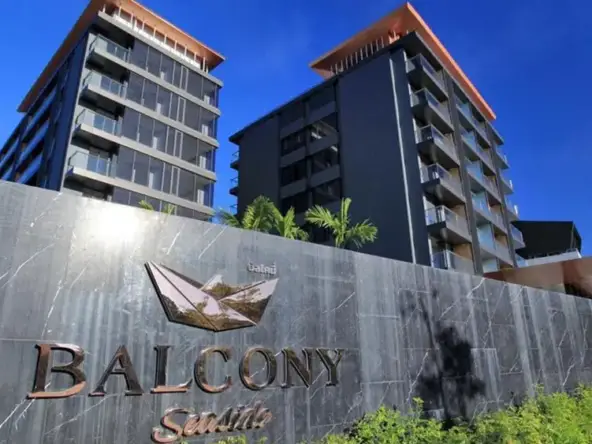 balcony seaside sriracha eyecatch